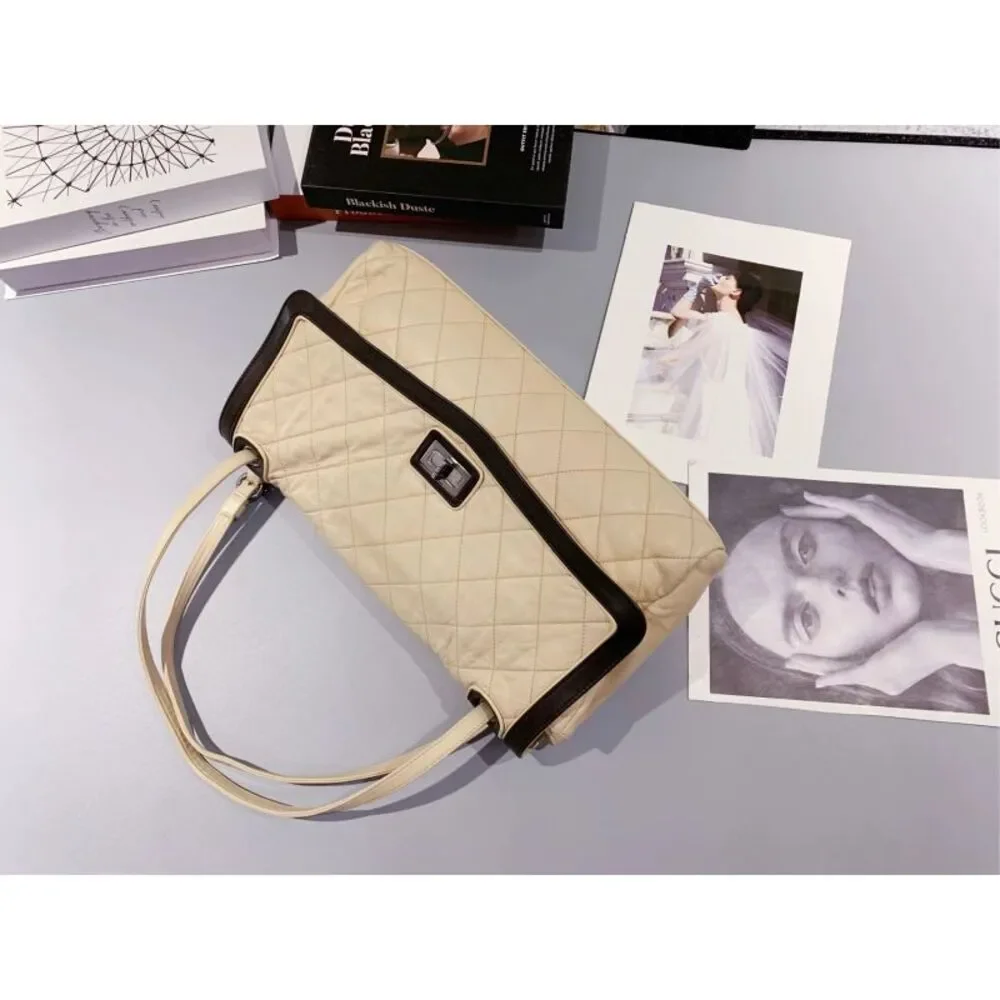 Chanel Women Pre-Loved Bag Very Good Condition